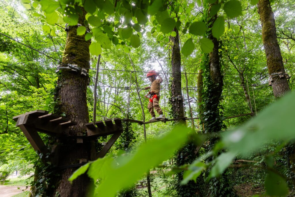 activité en famille dans le Lot au Bois des Elfes