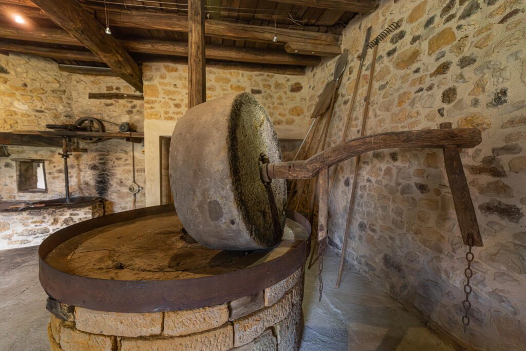 moulin à huile de noix des Fumades dans le Lot