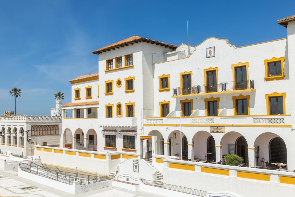 Centre historique de Tarifa aux maisons blanches