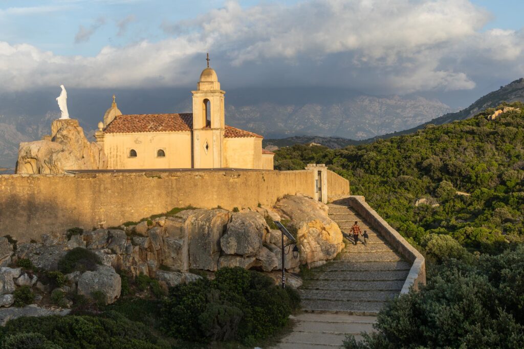 Chapelle Notre-Dame-de-la-Serra sur les hauteurs de Calvi