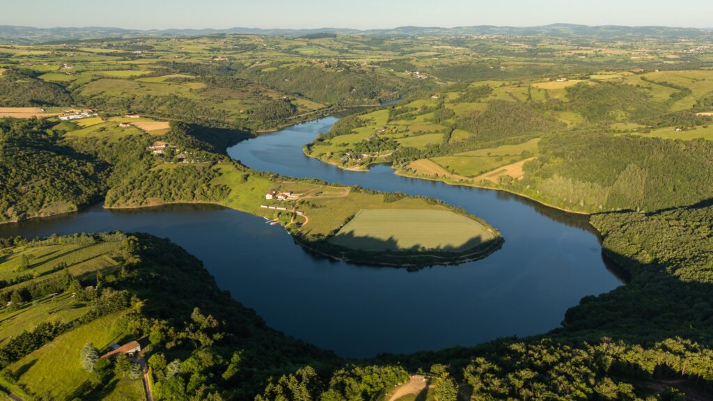 Belvédère du Pêt d'Âne et paysage sauvage des gorges de la Loire