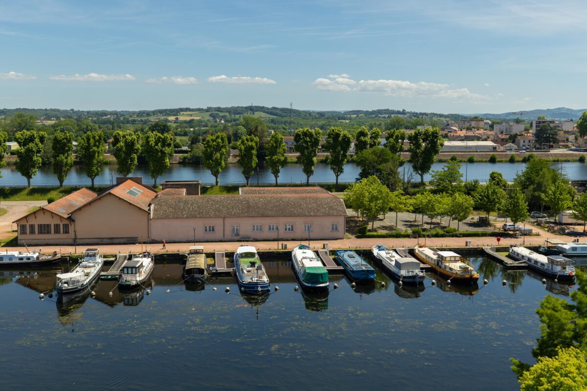 Que faire en famille dans la Loire, entre Roannais et Monts du Forez