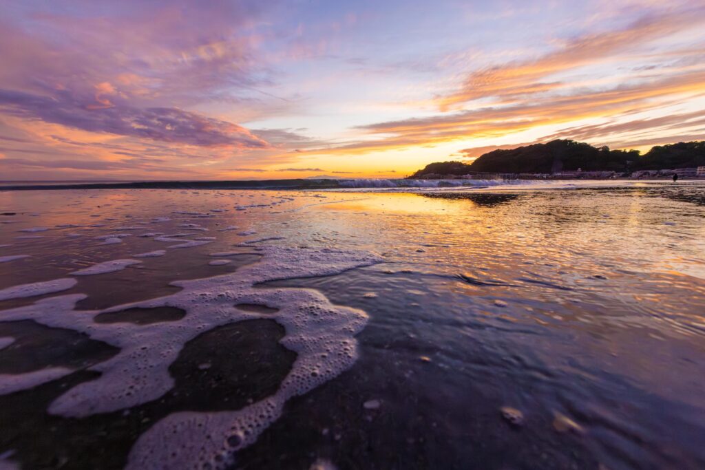 Coucher de soleil sur Yuigahama à Kamakura