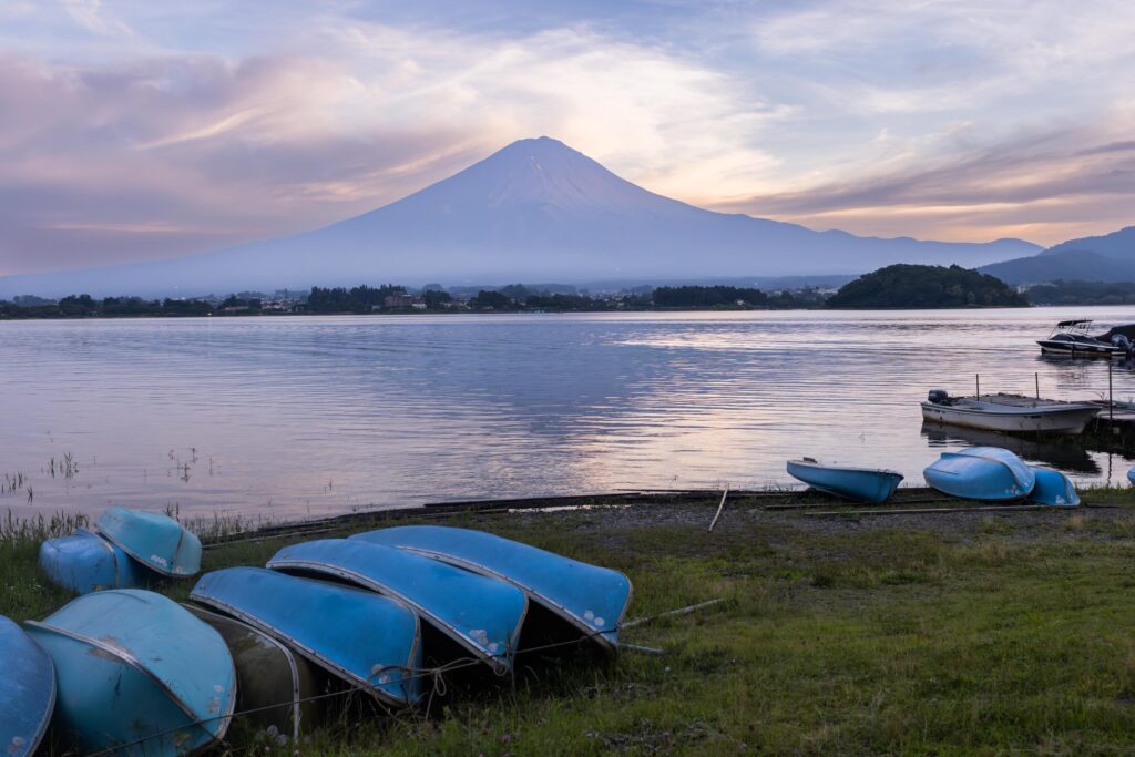 Mont Fuji depuis les rives du lac Kawaguchi