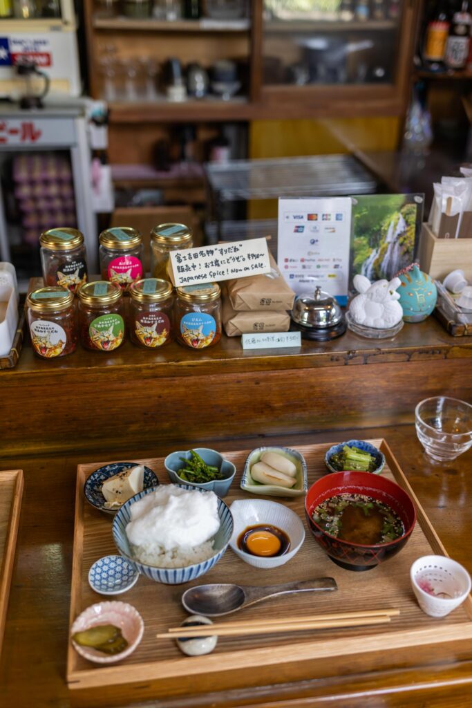 Petit-déjeuner japonais chez Sai Breakfast and Cafe